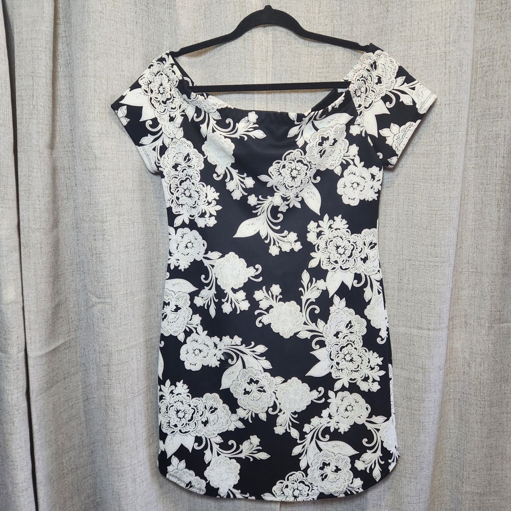 Bailey Blue Off The Shoulder Mini Dress Women's XL Black White Floral Cap Sleeve